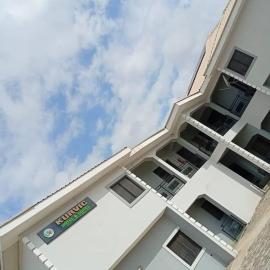 Kurvic Hotel & Suites, ξενοδοχείο στην Αμπούζα