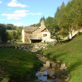 Le Moulin de Graunès, hotel v destinácii Moyrazès