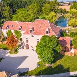 Le Domaine de Richebourg - Pierres d'Histoire: Richebourg şehrinde bir otel