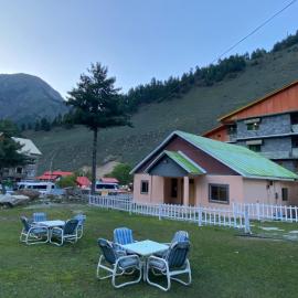 Pine Villa Cottage, hotel Naranban