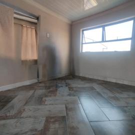 Self serviced cute and comfy nestled in the heart of lenasia