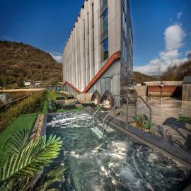 IXORA Hotel & Spa Snowdonia, хотел в Конуи