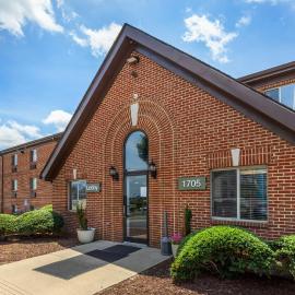 HomeTowne Studios & Suites by Red Roof Greensboro