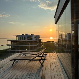 Luxurious Seaside Penthouse、ハープサルのホテル