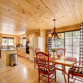 Hike + Snow Play! Payson Cabin By Mogollon Rim, hotel in Kohls Ranch