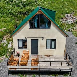 Gudauri Private Cottage 2، فندق في غودواري
