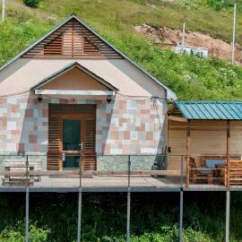 Gudauri private cottage، فندق في غودواري