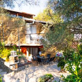 Hidden Gem of Krasici, hotel in Radovici