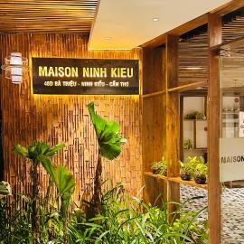 202MSNK Luxe Studio w Balcony & Kitchen, hotel in Can Tho