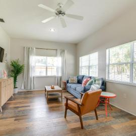 Explore Dtwn Crystal River: Walkable Duplex Unit