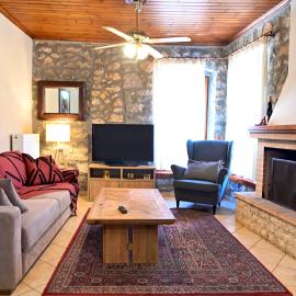 Stone house Amfikleia, Hotel in Amfikleia