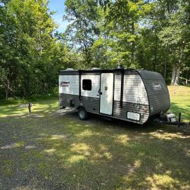 Cozy Camper Retreat on Sleepy Hollow Lake, Hotel in Athens