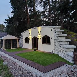 Kotkapesa, hotell Treimanis