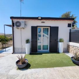 Punta Bianca 2, hotelli kohteessa Zingarello