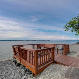 Apt on St Lawrence River in Cape Vincent!, готель у місті Cape Vincent