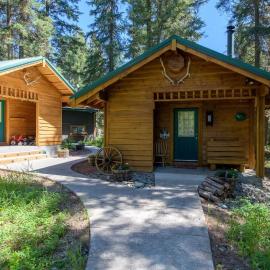 Fishing Escape in the Woods, Hotel in Eureka