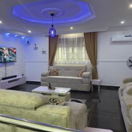 Modern 4-bedroom Apartment in a Quiet Estate