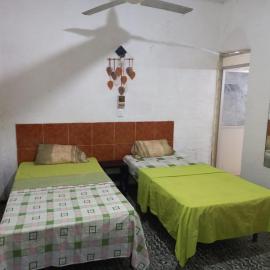 hostal Rokah on line, khách sạn ở Lázaro Cárdenas