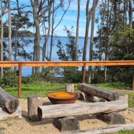 Waterfront Retreat by Book Jervis Bay Getaway Kayaks, Bikes, Fast Wi-Fi and more, hotell i Sanctuary Point