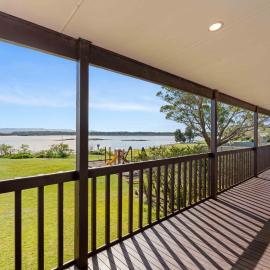 Book 4 nights, Pay for 3 - School Holidays - Message to receive offer!, Hotel in Orient Point