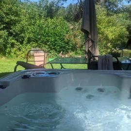 Gerbépal에 위치한 호텔 Gîte Charme et Détente, Sauna, Spa,étang et Terrasse Privée