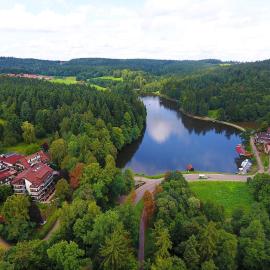 Schwaben Resort Ebnisee, hotelli kohteessa Ebni
