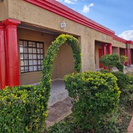 Lormasol Mews Guesthouse, hotel u gradu 'Serowe'