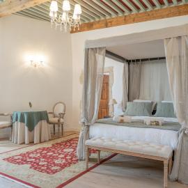 La chambre des Remparts Romantique, hotel en Rochemaure