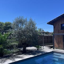 Belle maison avec piscine à 5 min de la cathédrale de Bazas, ξενοδοχείο σε Bazas