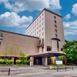 Royal Pines Hotel Yonezawa: Yonezawa şehrinde bir otel