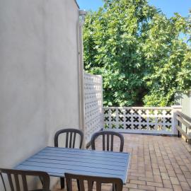 Logement avec terrasse et jardin, hotel in Frontignan