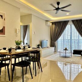 KLIA Residensi With Netflix, hotel in Nilai