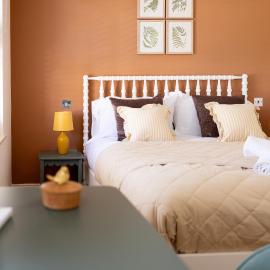 Great Location Beautiful Townhouse in Bath 4BR, hotel en Bath