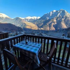 Dream View Mountains House, hotel u gradu Valgoglio