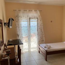 Terry Studio, hotel in Agia Ermioni