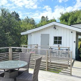 Cottage near sea, art & fishing villages on Tjörn SE09143, hotelli kohteessa Klövedal