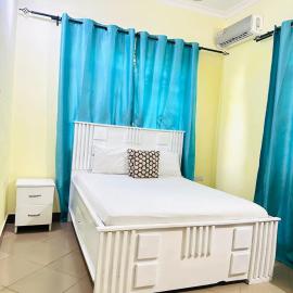 Affordable pearl Lulu Apartments with Fast WiFi