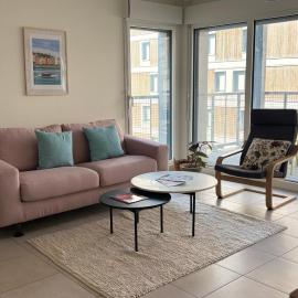 Côté Parc - Cosy appt entier, parking & au pied du métro - Lyon, hotel a Vénissieux