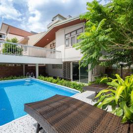 MIQ S22 Pool Villa PhromPhong Emsphere 5BR, hotel a Bangkok