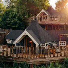 1 Romantic cabin for two with outdoor bath and Sauna!, hotel in Pont Sticill