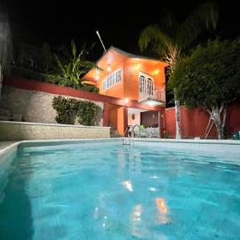Bonita casa con alberca en Mazatepec, Morelos, hotelli kohteessa Mazatepec