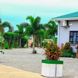 Thengane Lodge West, hotel u gradu Phelandaba