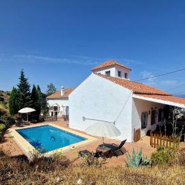 Rural Mountain Oasis with Pool in Almogia, Malaga