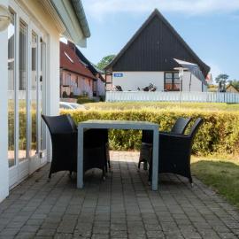 2 Bedroom Gorgeous Home In Gudhjem, hotel in Gudhjem
