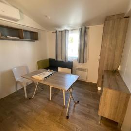 Mobil home avec terrasse, hotel in Lacanau