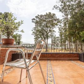 Asturian Scape with Terrace and Stunning Sea Views, hotel in Villaviciosa
