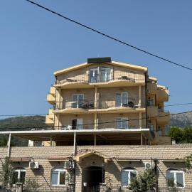 Monte Lastva Apartments, hotel in Podlastva