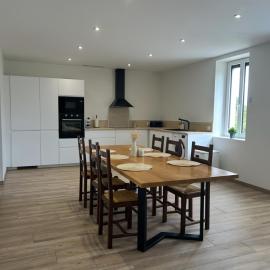 Maison rénovée - Climatisée - Paray-le-Monial - Au bois clair, hotel u gradu 'Paray le Monial'