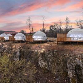 "Hickory Heights" - The Overlook LUX Dome - RRG, hotel sa Stanton