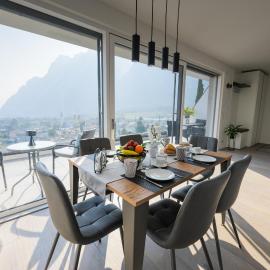 Attico Sky Lake Holiday Luxury Apartament、リーヴァ・デル・ガルダのホテル
